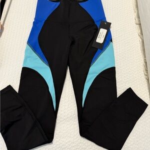 Colorblock Athletic Leggings in Black and Blue